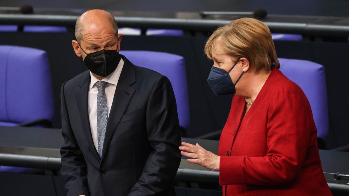 Spekulace o mlčení Merkelové. Přeje si za kancléře sociálního demokrata?